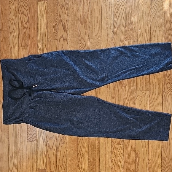 Beyond Yoga Lightweight Sweggings - Picture 2 of 10